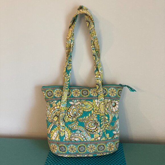 Vera Bradley Peacock Villager 9 Pocket Shoulder Bag Made in USA - Picture 2 of 16